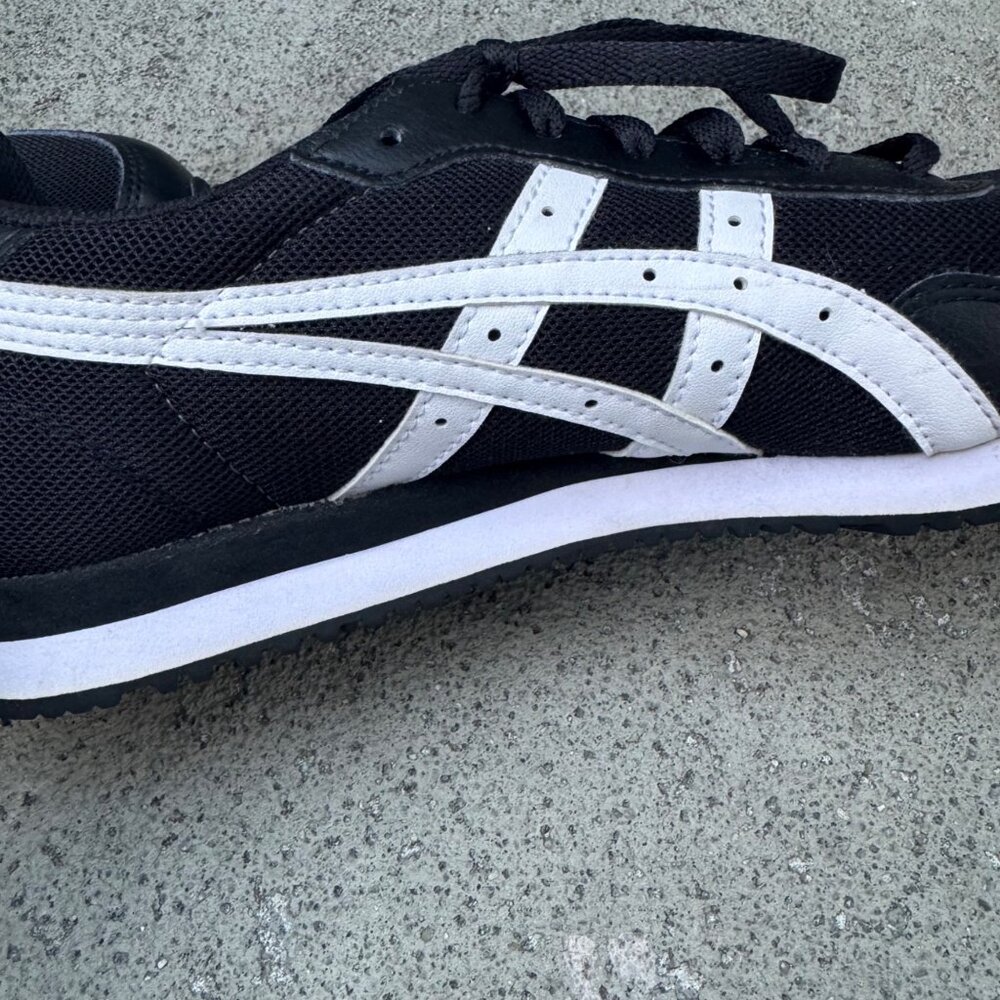 ASICS TIGER RUNNER Sneakers Mens 8.5 Womens 10 Unisex Black Retro Running Shoes - Picture 7 of 11